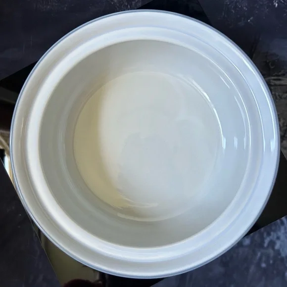 Pfaltzgraff Poetry Blue Roses Covered 2 Qt. Casserole Dish - Picture 5 of 7